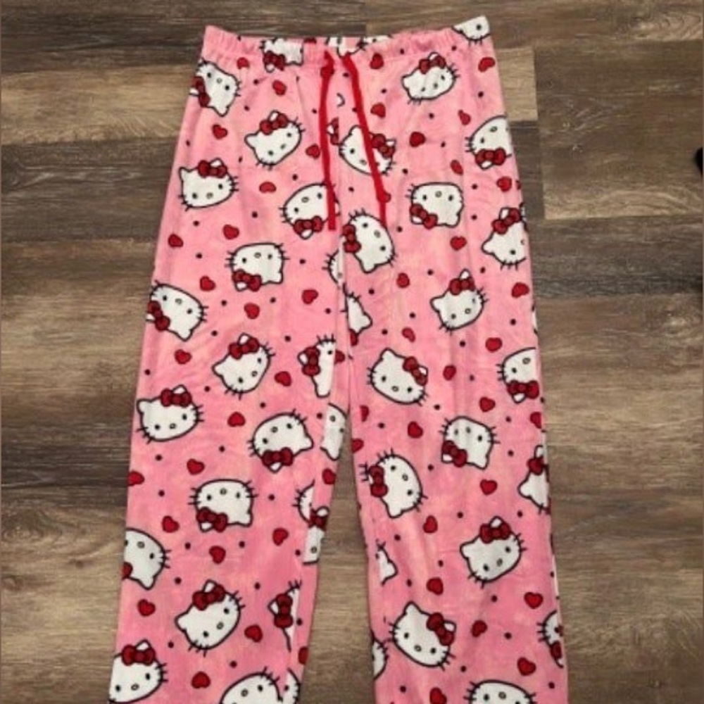 ISO HELLO KITTY PJS VALENTINES 2022